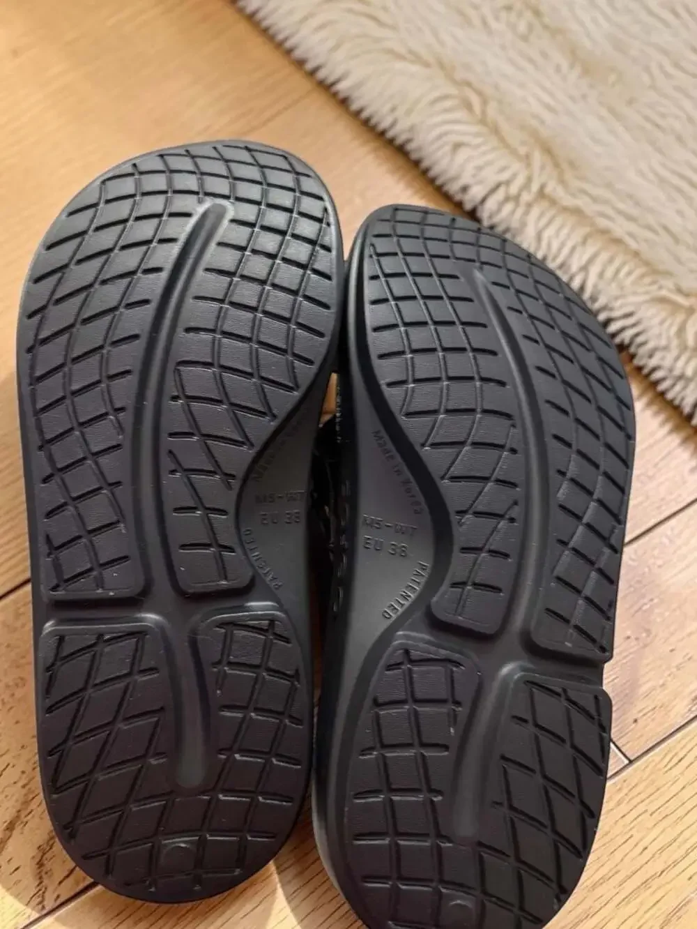 Oofos Ooriginal Recovery Flip Flop Sandals Black M5 W7 Unisex